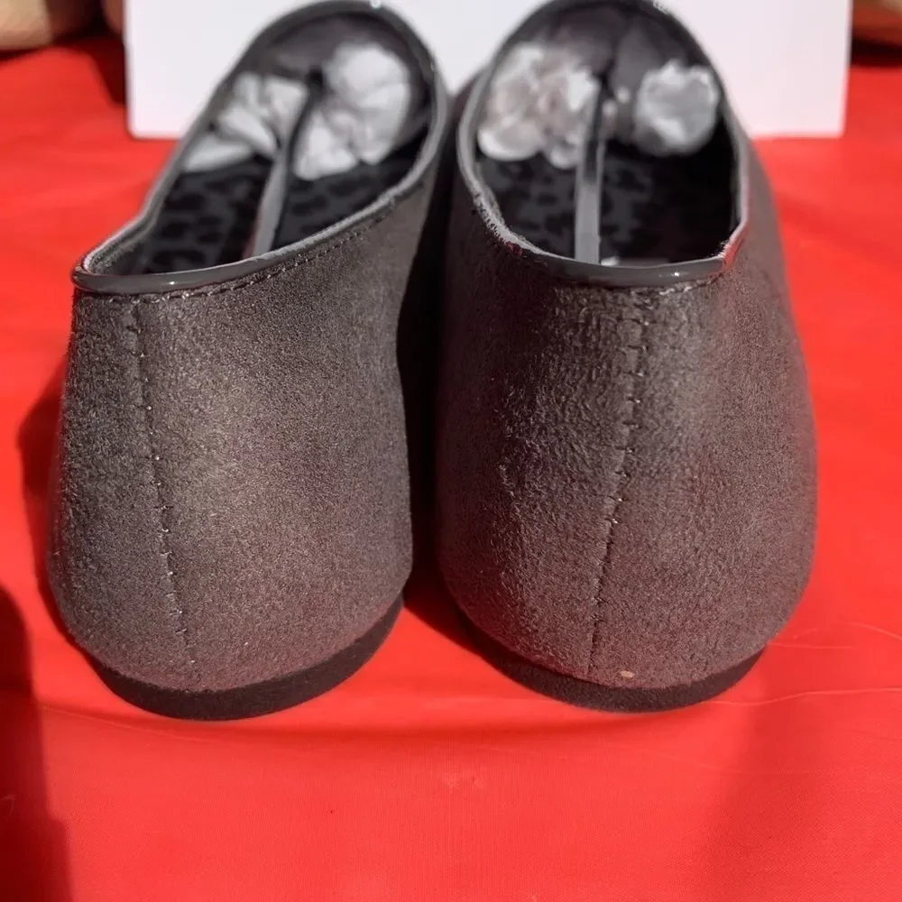 Suede-like Gray Flats by American Eagle‎
